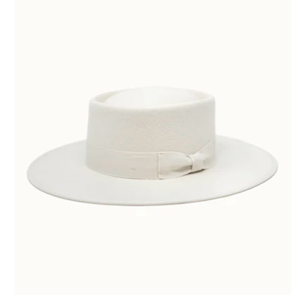 Chic Cream Women's Hat with Bow Detail